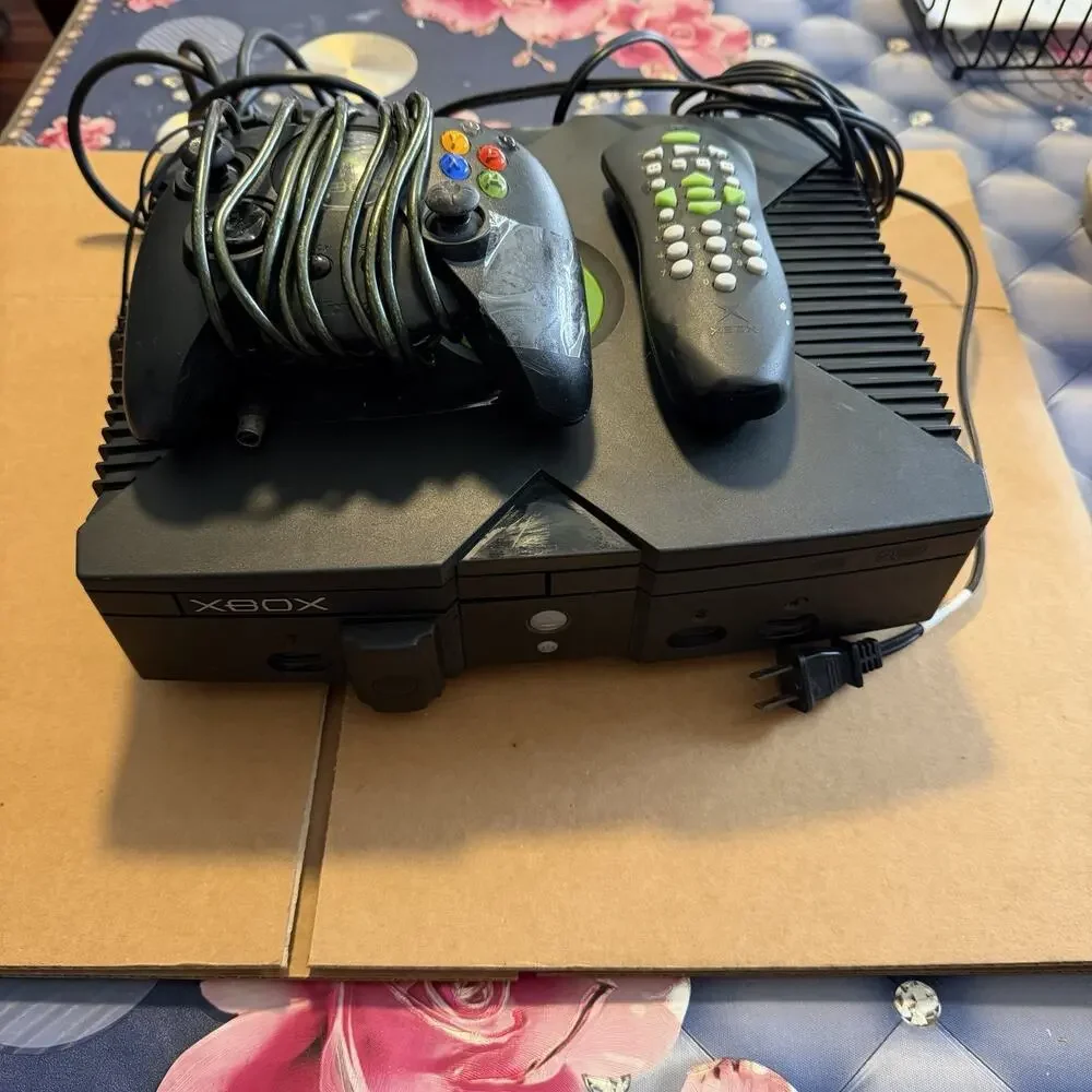 Original Xbox Video Game Console W Cables/Controller/Remote FLASHING RED LIGHT
